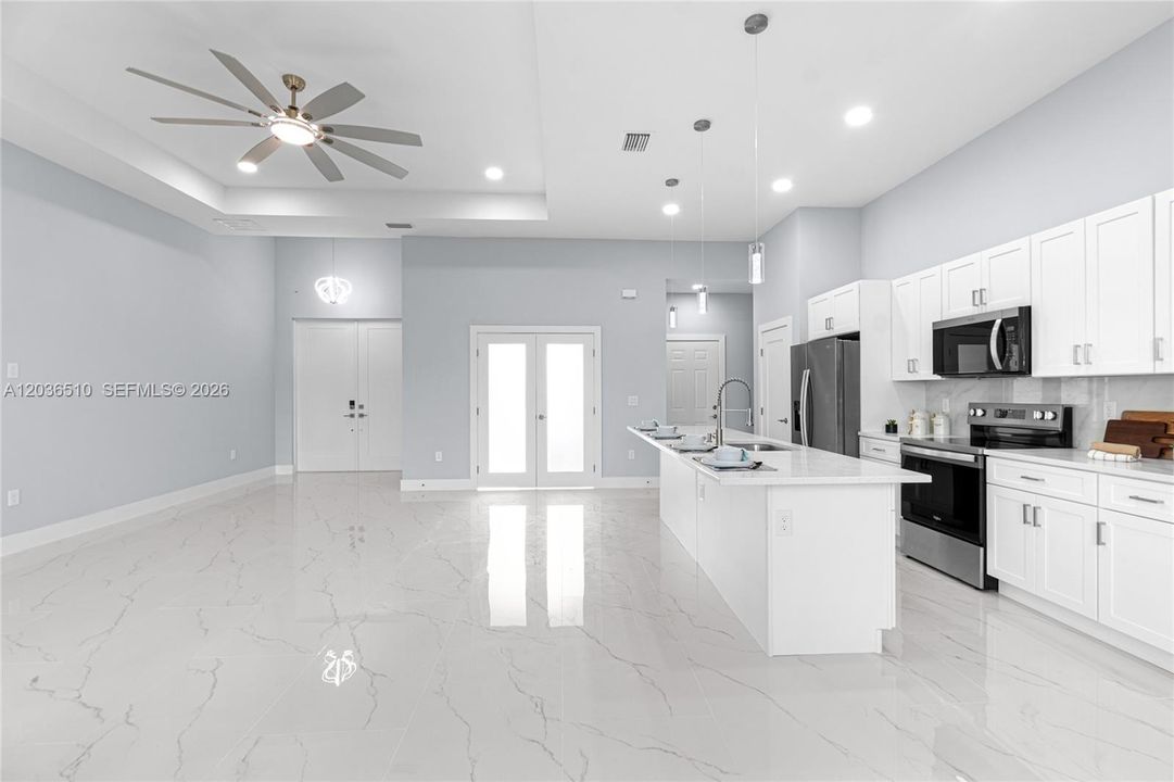 For Sale: $354,900 (3 beds, 2 baths, 1717 Square Feet)
