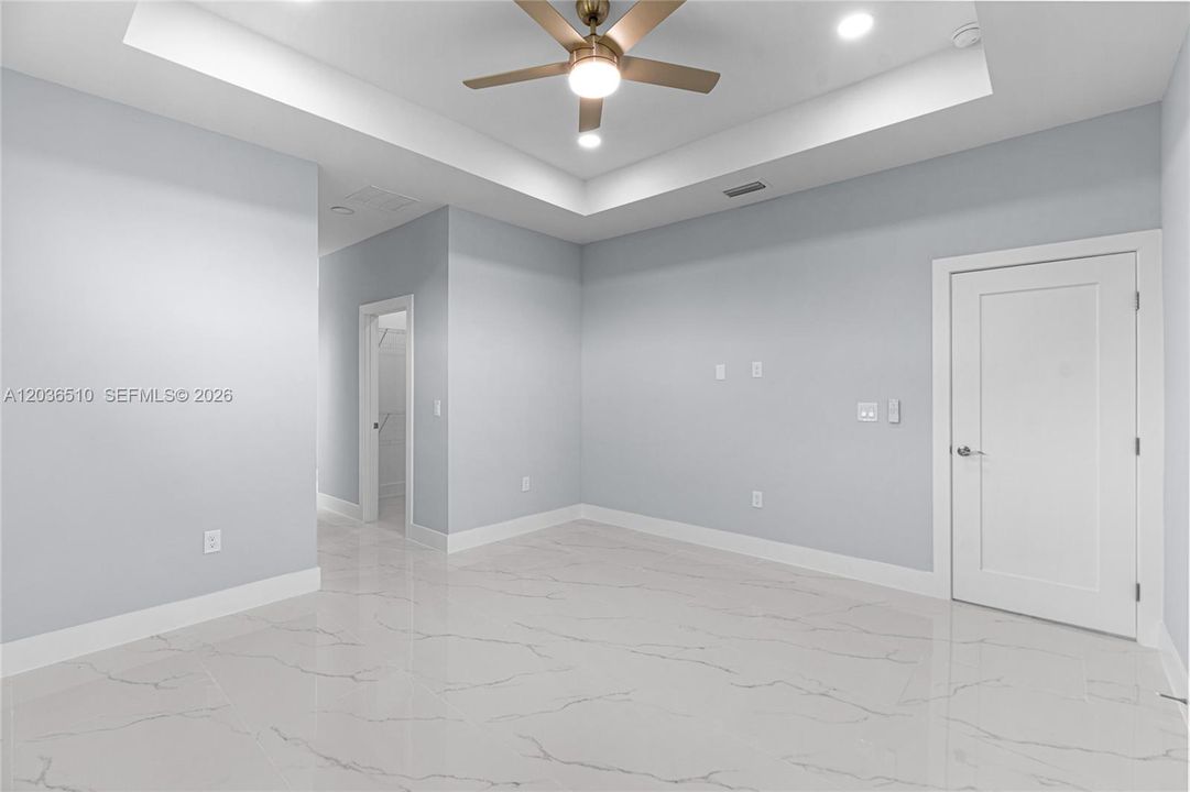 For Sale: $354,900 (3 beds, 2 baths, 1717 Square Feet)