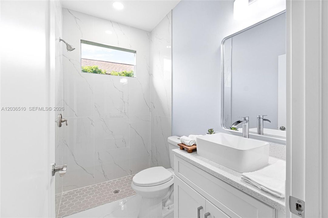 For Sale: $354,900 (3 beds, 2 baths, 1717 Square Feet)
