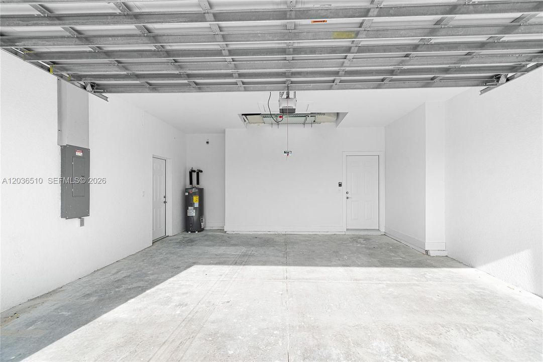 For Sale: $354,900 (3 beds, 2 baths, 1717 Square Feet)