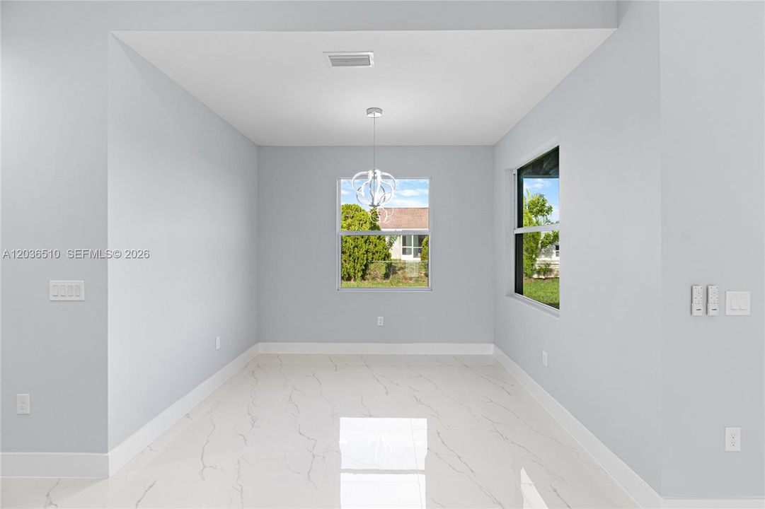 For Sale: $354,900 (3 beds, 2 baths, 1717 Square Feet)