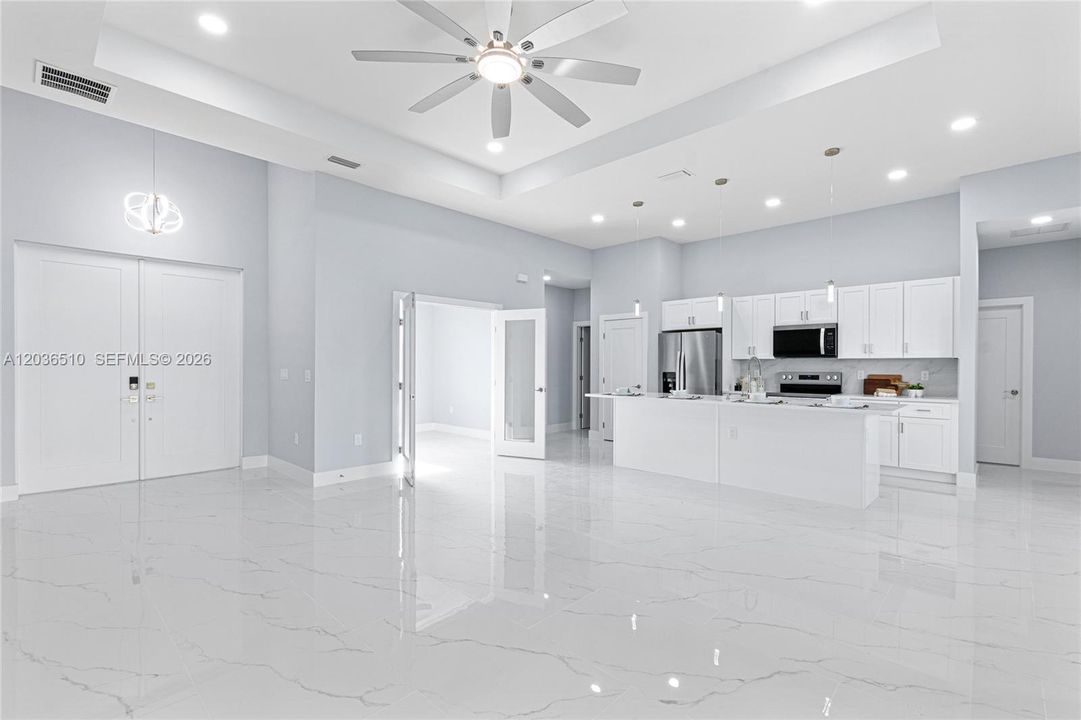 For Sale: $354,900 (3 beds, 2 baths, 1717 Square Feet)