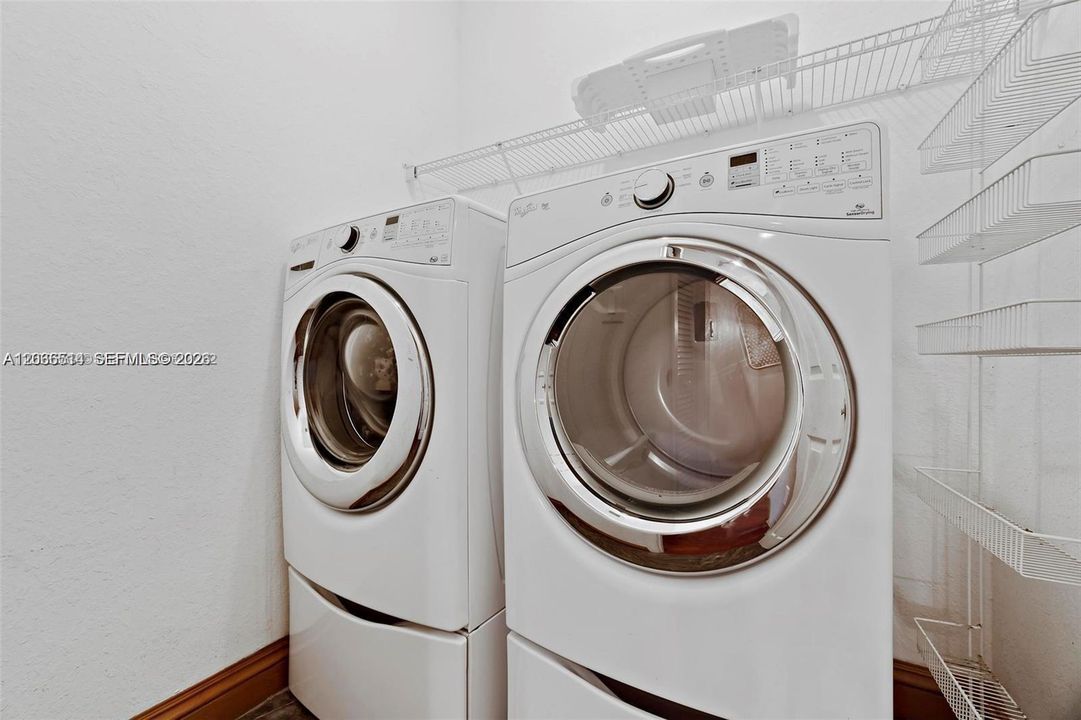 For Rent: $3,000 (3 beds, 2 baths, 1857 Square Feet)