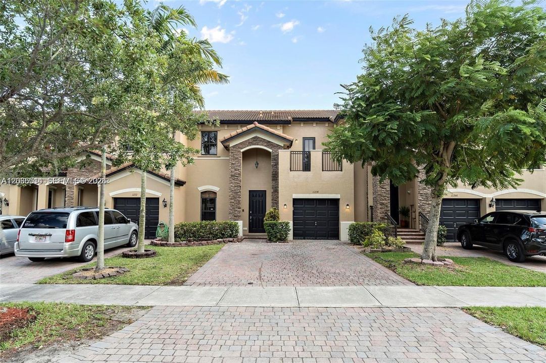 For Rent: $3,000 (3 beds, 2 baths, 1857 Square Feet)
