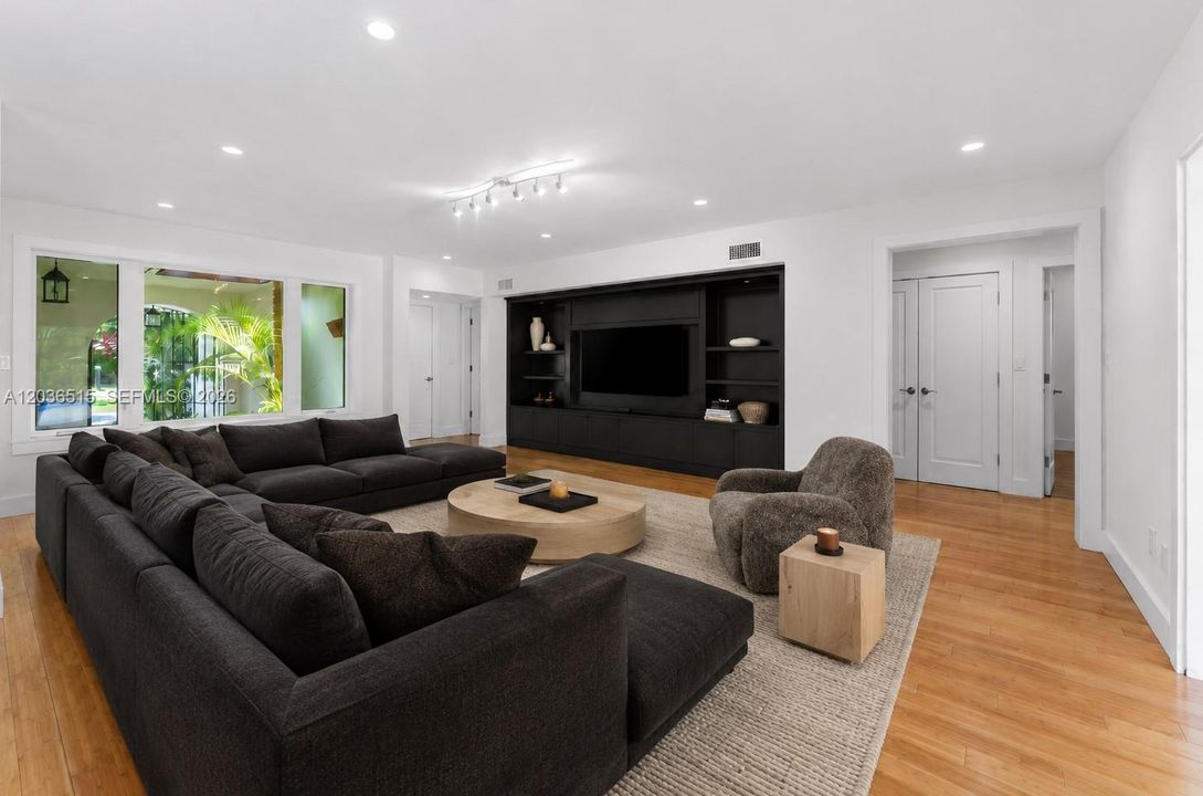 For Rent: $15,500 (4 beds, 3 baths, 2620 Square Feet)