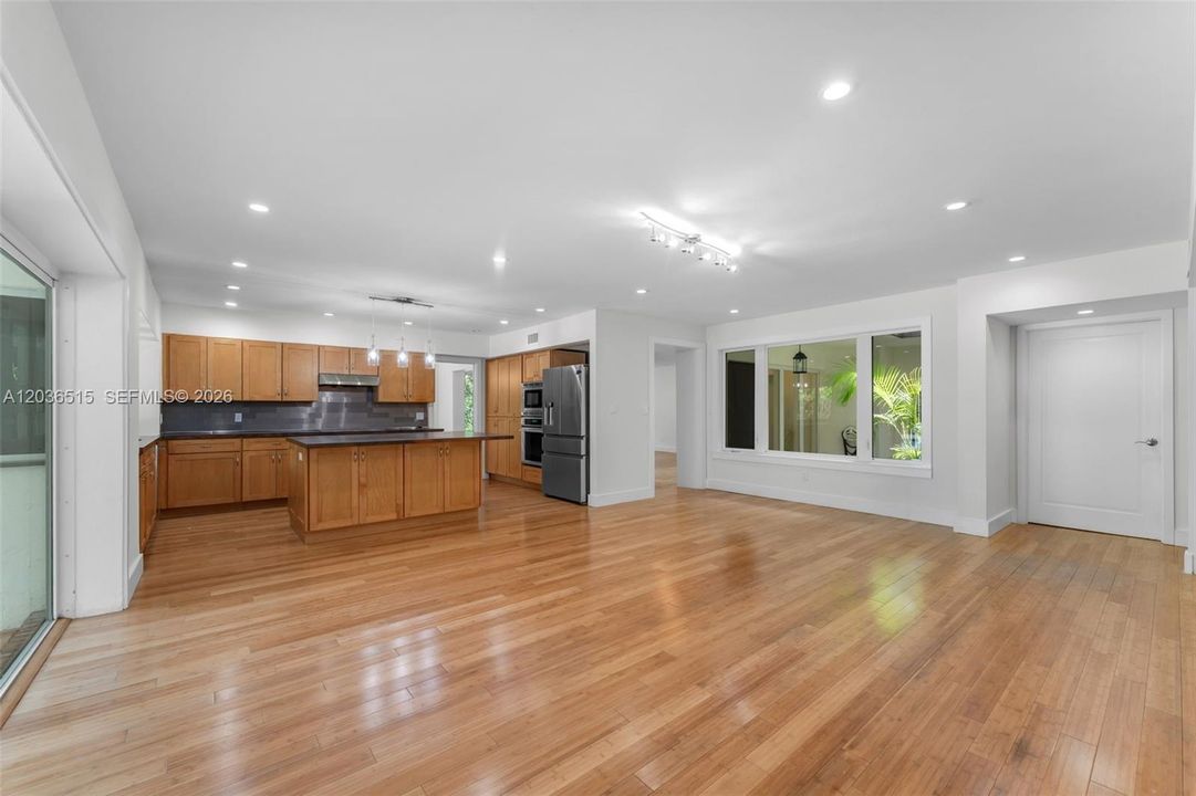 For Rent: $15,500 (4 beds, 3 baths, 2620 Square Feet)