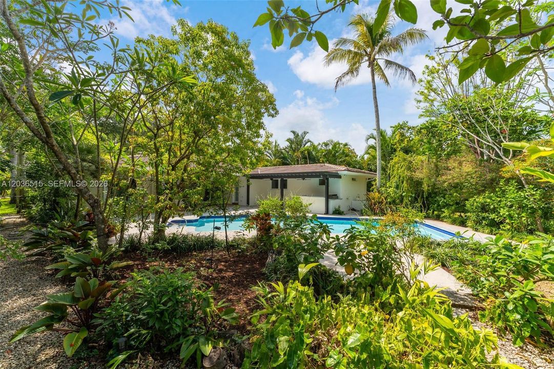 For Rent: $15,500 (4 beds, 3 baths, 2620 Square Feet)