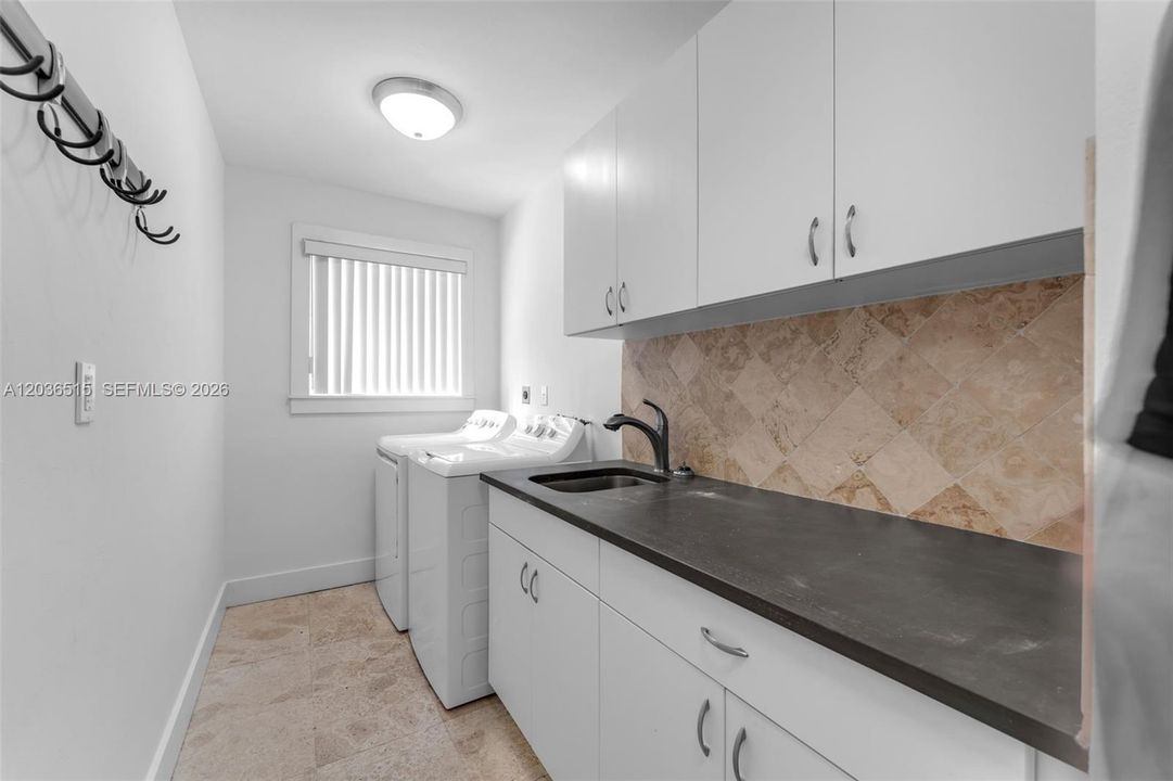 For Rent: $15,500 (4 beds, 3 baths, 2620 Square Feet)