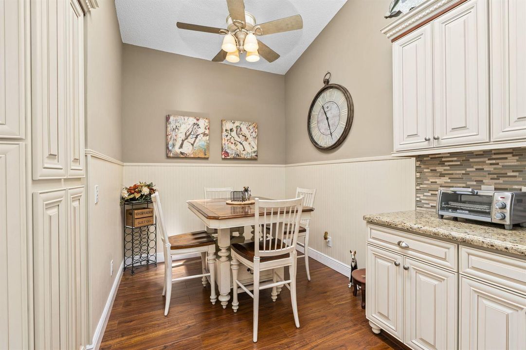 EAT-IN AREA OF KITCHEN