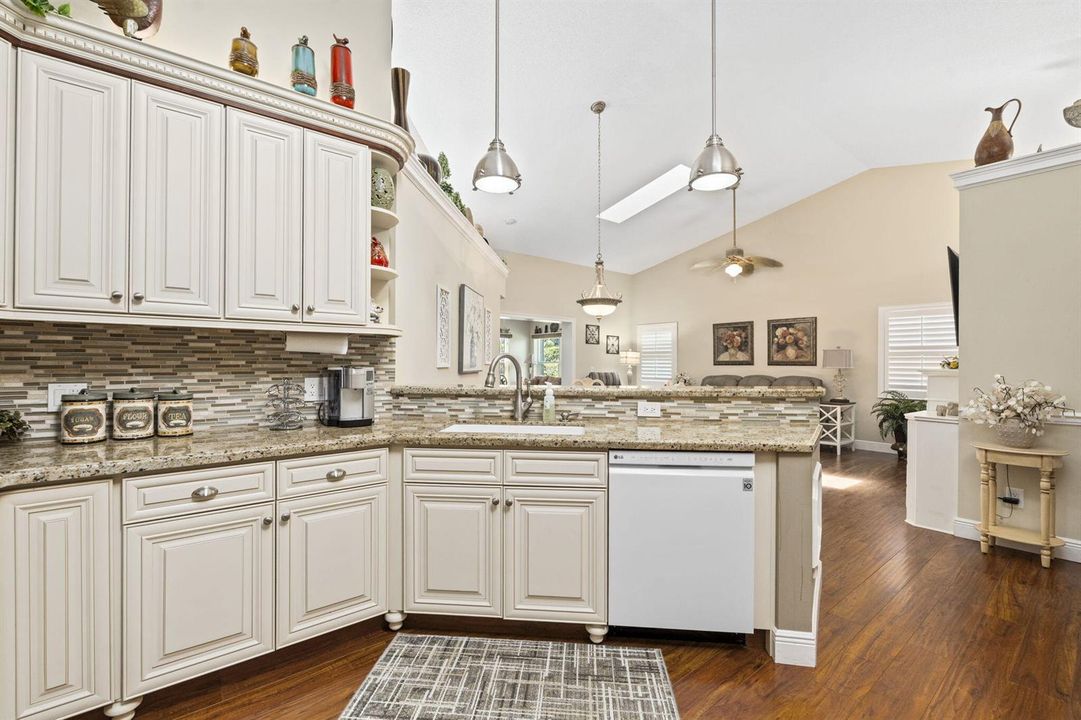 OPEN TO MAIN LIVING AREA