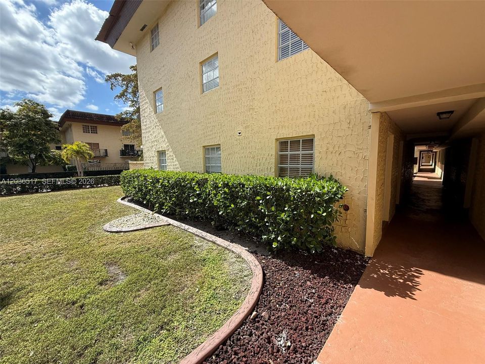 For Sale: $284,999 (3 beds, 2 baths, 1405 Square Feet)