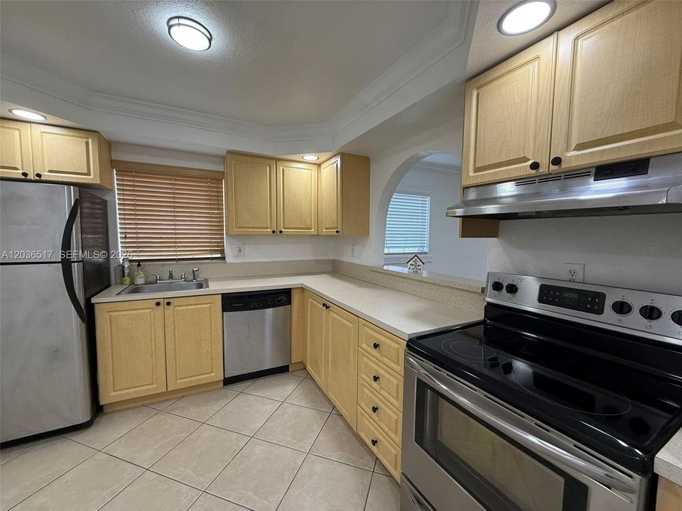 For Sale: $284,999 (3 beds, 2 baths, 1405 Square Feet)