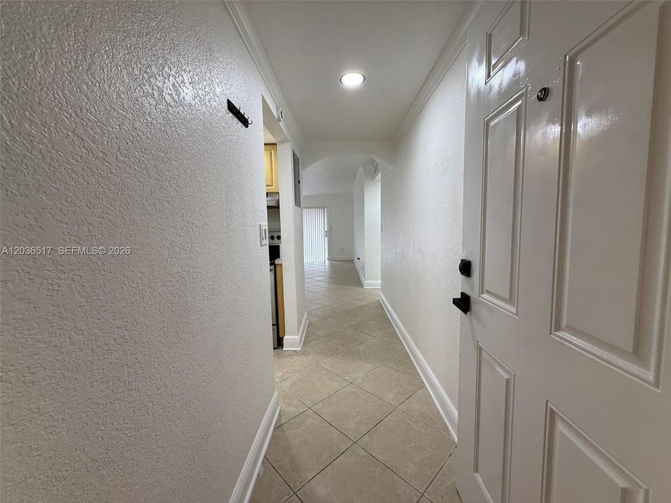For Sale: $284,999 (3 beds, 2 baths, 1405 Square Feet)