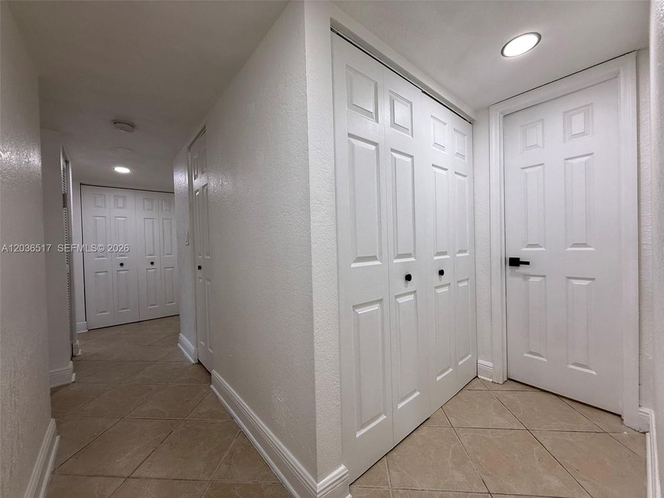 For Sale: $284,999 (3 beds, 2 baths, 1405 Square Feet)