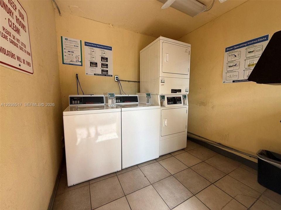 For Sale: $284,999 (3 beds, 2 baths, 1405 Square Feet)