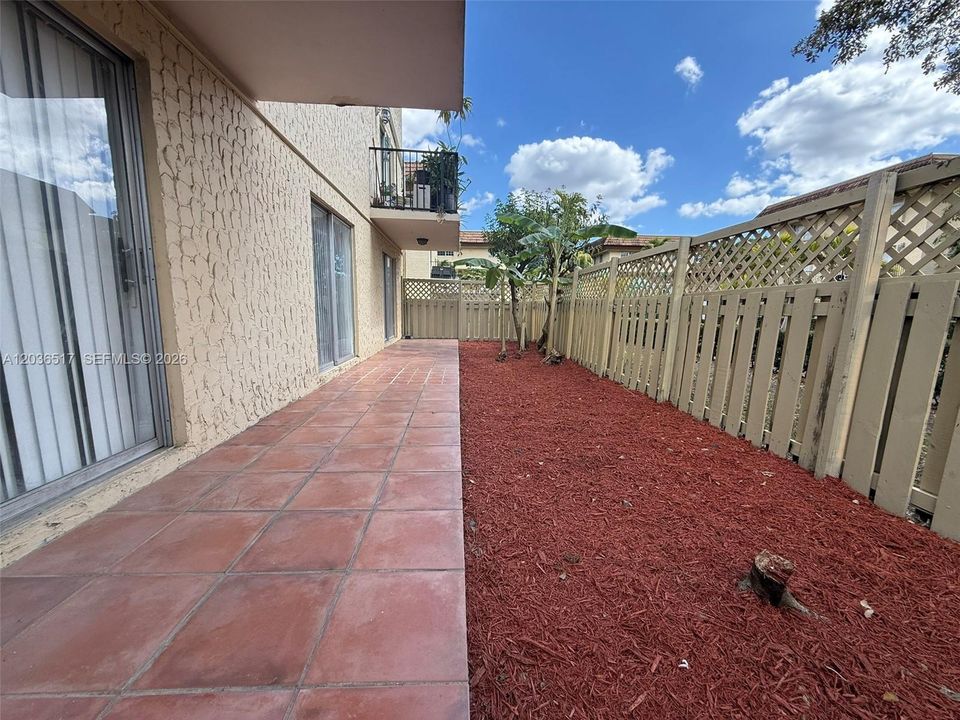 For Sale: $284,999 (3 beds, 2 baths, 1405 Square Feet)