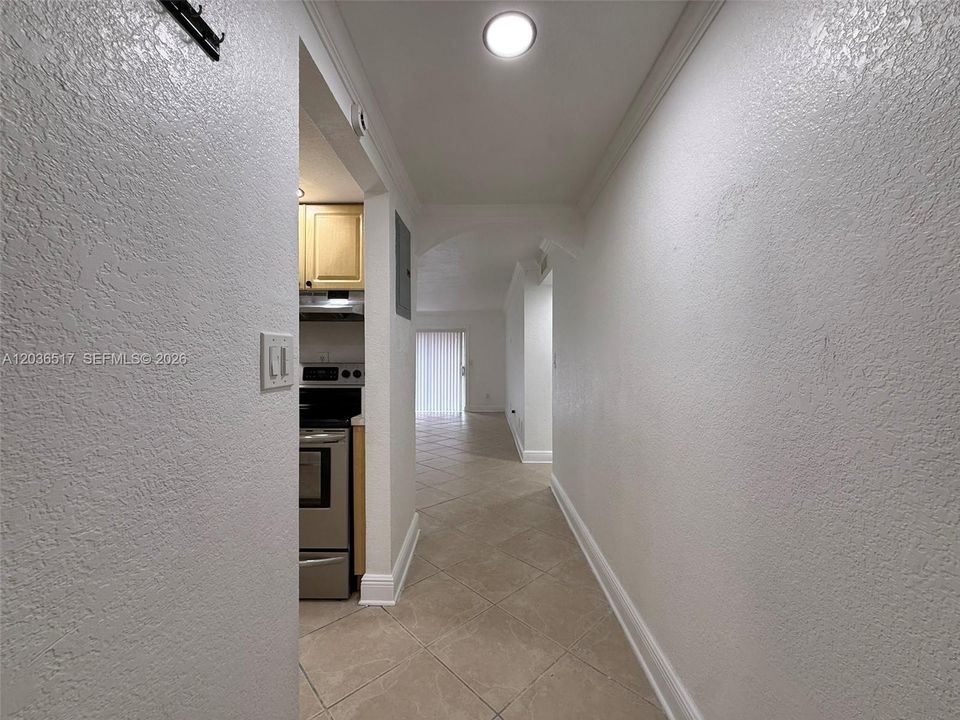 For Sale: $284,999 (3 beds, 2 baths, 1405 Square Feet)