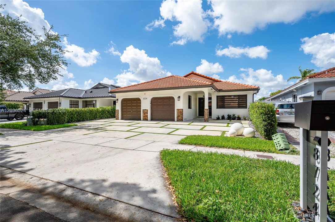 En Venta: $775,000 (3 camas, 2 baños, 1676 Pies cuadrados)