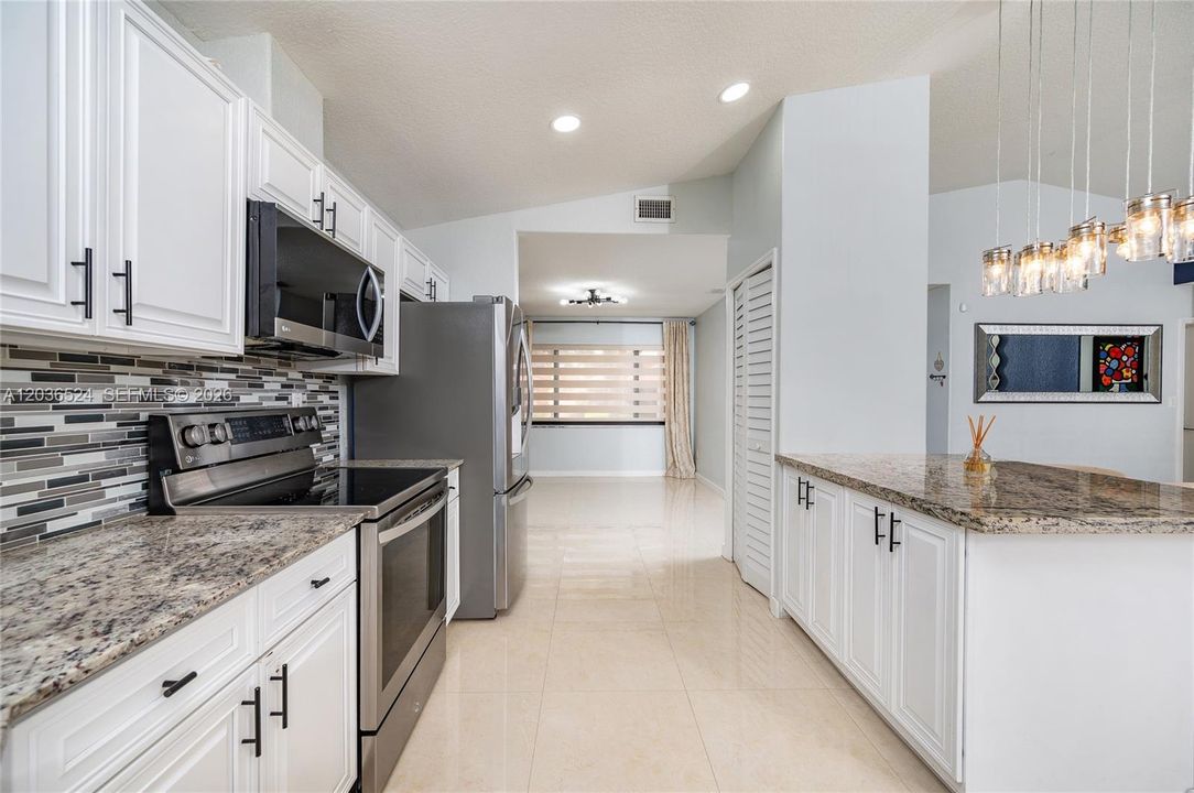En Venta: $775,000 (3 camas, 2 baños, 1676 Pies cuadrados)