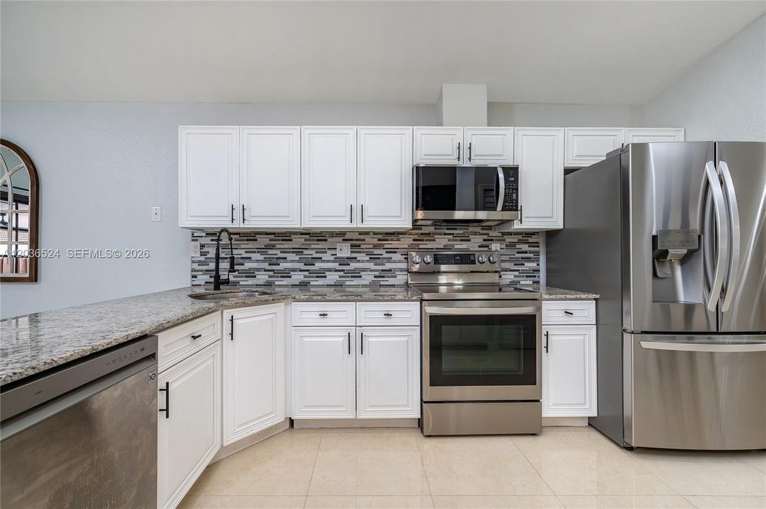 En Venta: $775,000 (3 camas, 2 baños, 1676 Pies cuadrados)