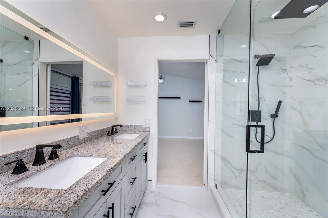 En Venta: $775,000 (3 camas, 2 baños, 1676 Pies cuadrados)