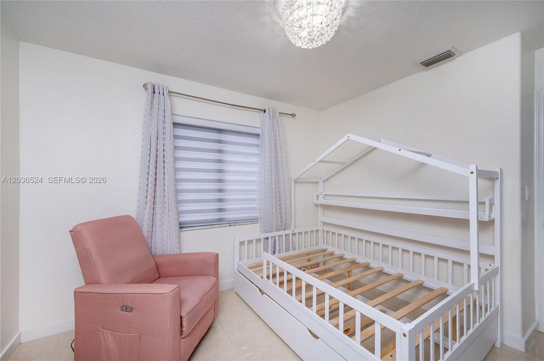 En Venta: $775,000 (3 camas, 2 baños, 1676 Pies cuadrados)