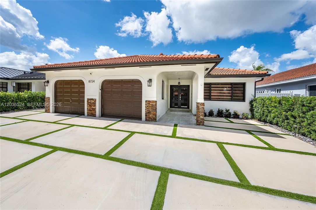 En Venta: $775,000 (3 camas, 2 baños, 1676 Pies cuadrados)