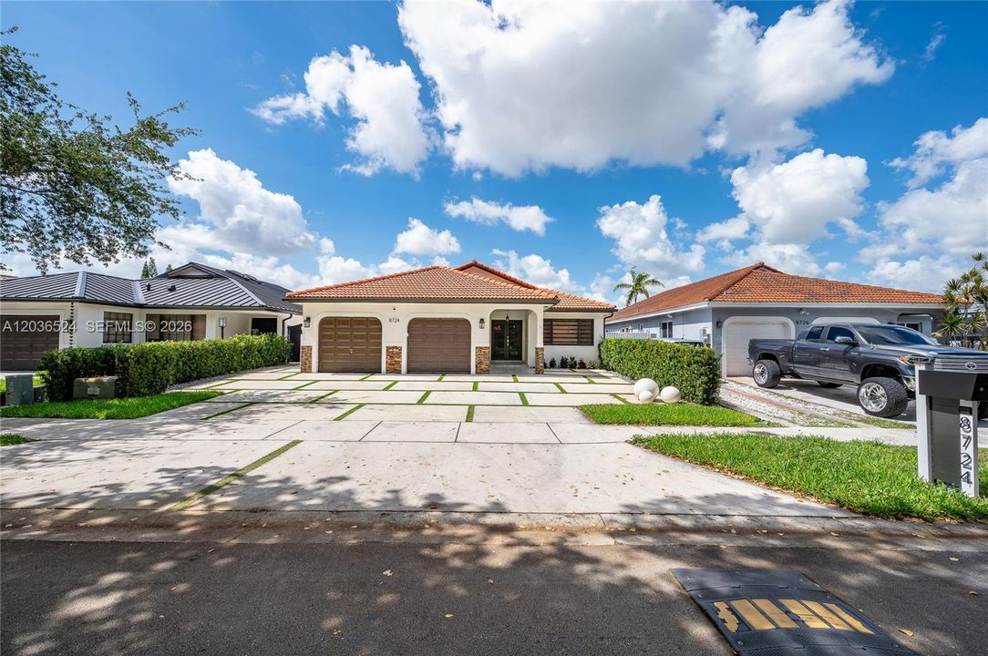 En Venta: $775,000 (3 camas, 2 baños, 1676 Pies cuadrados)