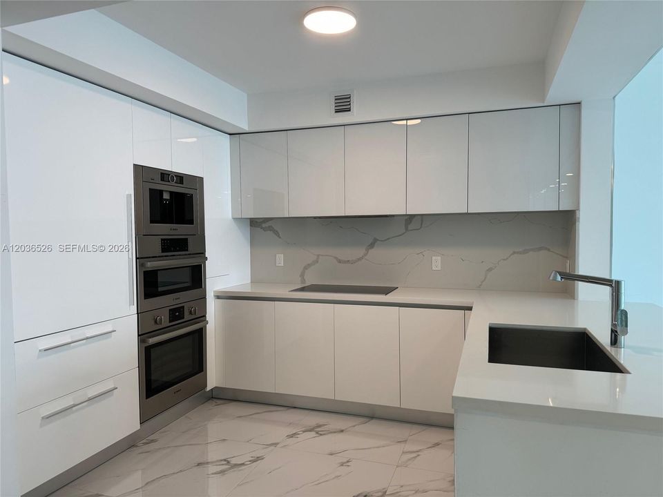 В аренду: $5,900 (3 спален, 2 ванн, 1524 Квадратных фут)