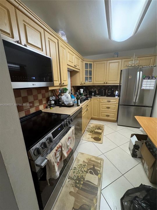 For Sale: $289,000 (2 beds, 2 baths, 1030 Square Feet)