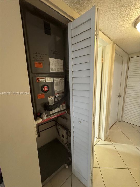 For Sale: $289,000 (2 beds, 2 baths, 1030 Square Feet)