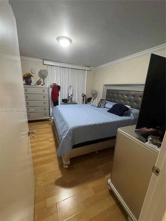 For Sale: $289,000 (2 beds, 2 baths, 1030 Square Feet)