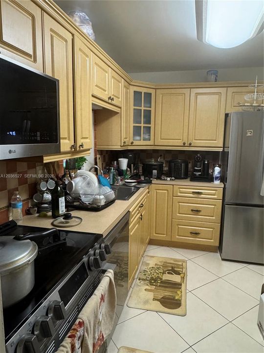 For Sale: $289,000 (2 beds, 2 baths, 1030 Square Feet)