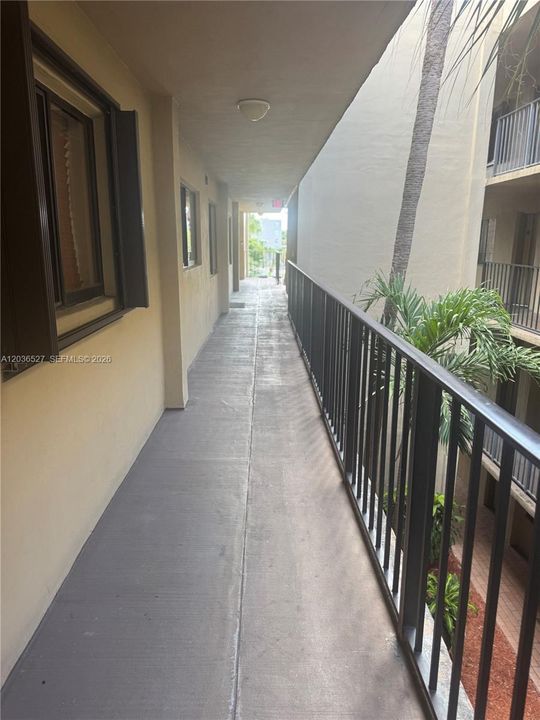 For Sale: $289,000 (2 beds, 2 baths, 1030 Square Feet)