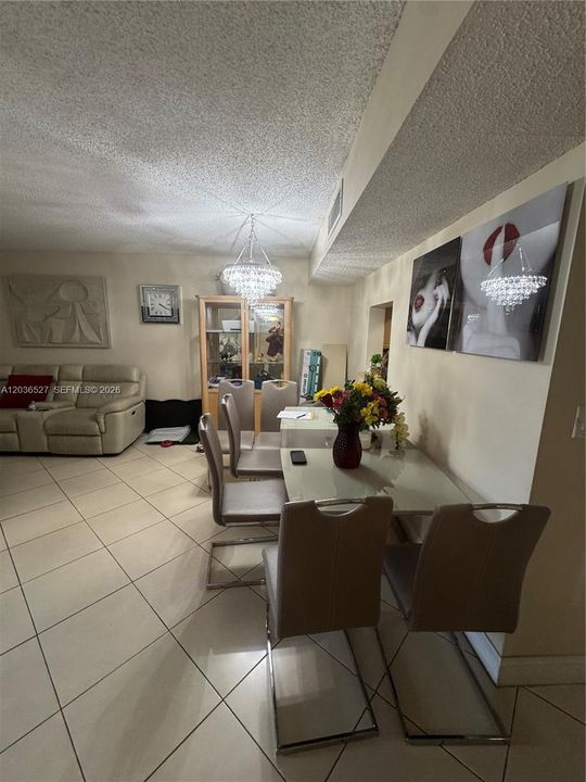 For Sale: $289,000 (2 beds, 2 baths, 1030 Square Feet)