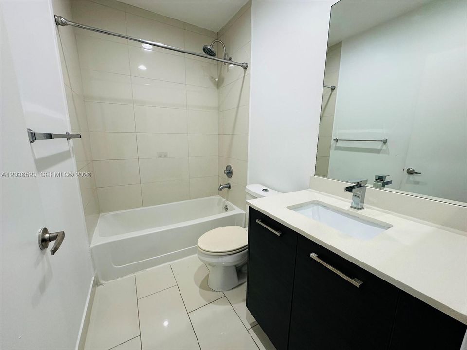 В аренду: $2,450 (2 спален, 2 ванн, 1120 Квадратных фут)