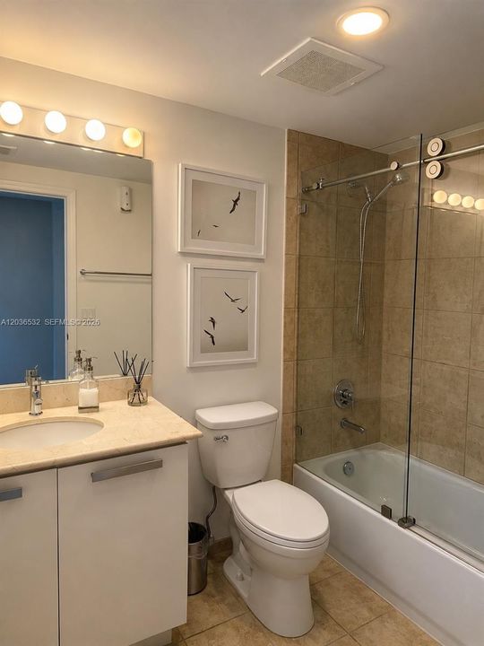 В аренду: $5,500 (2 спален, 2 ванн, 1384 Квадратных фут)