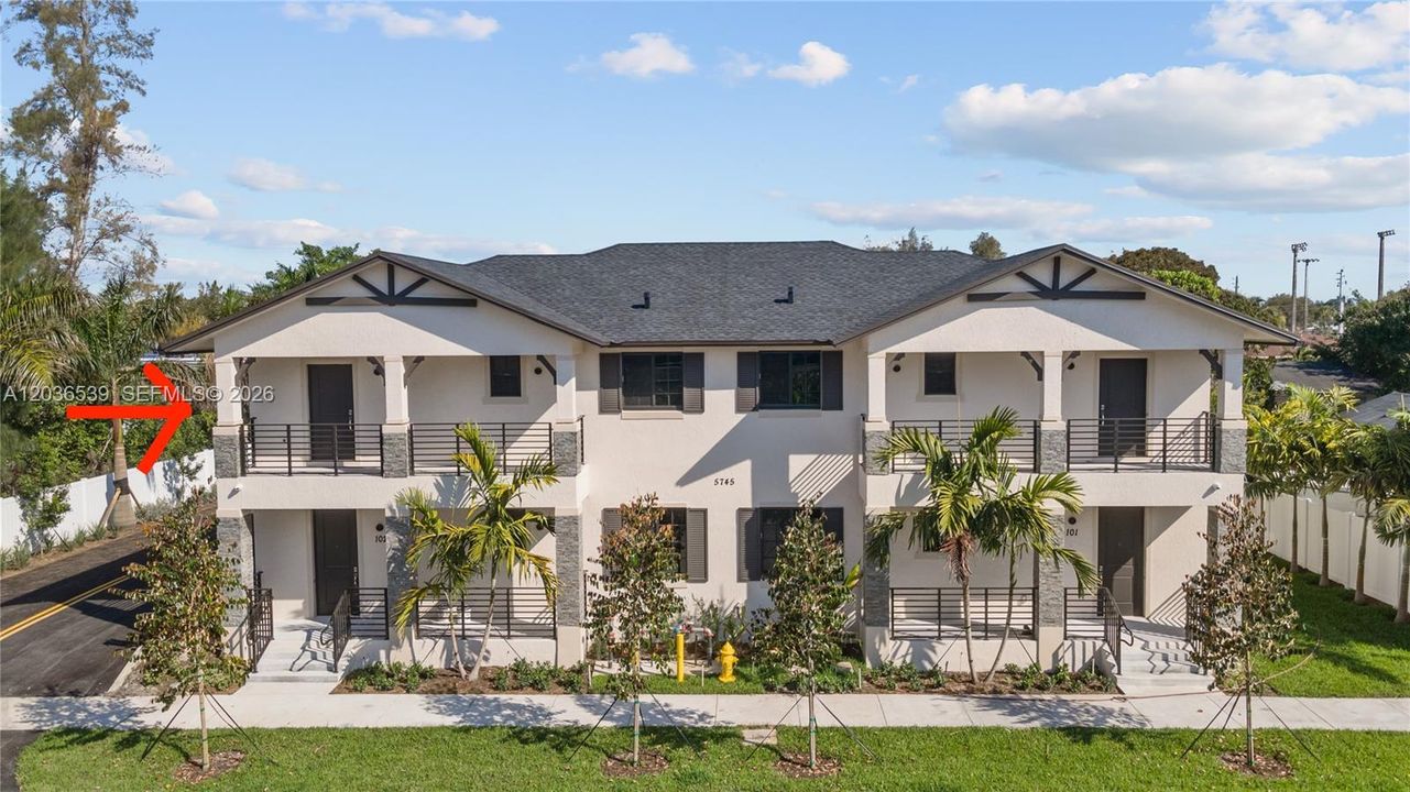For Rent: $2,400 (2 beds, 2 baths, 1100 Square Feet)