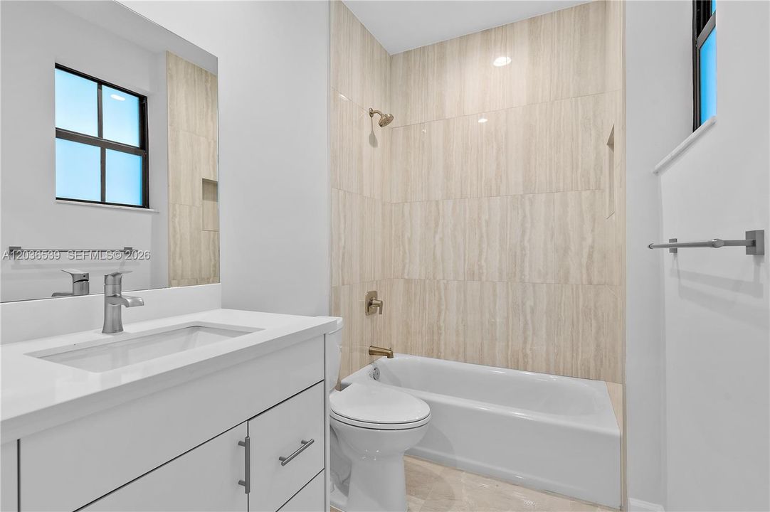 For Rent: $2,400 (2 beds, 2 baths, 1100 Square Feet)