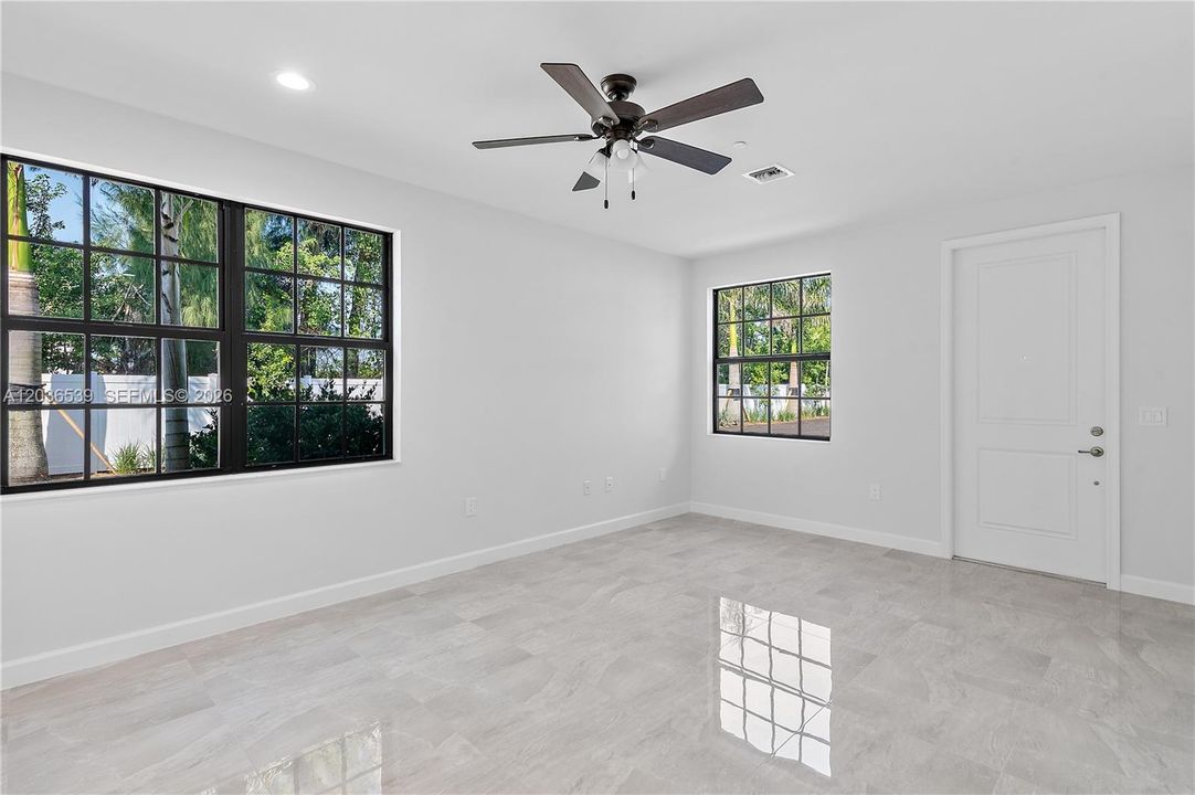 For Rent: $2,400 (2 beds, 2 baths, 1100 Square Feet)