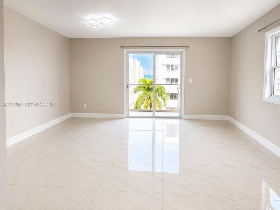 В аренду: $4,000 (2 спален, 2 ванн, 994 Квадратных фут)