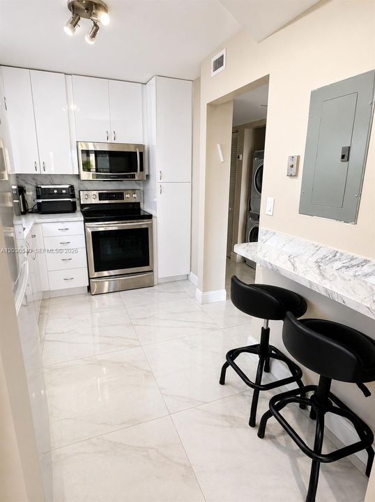 В аренду: $4,000 (2 спален, 2 ванн, 994 Квадратных фут)
