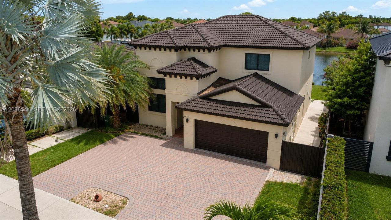 For Rent: $6,500 (6 beds, 4 baths, 2733 Square Feet)