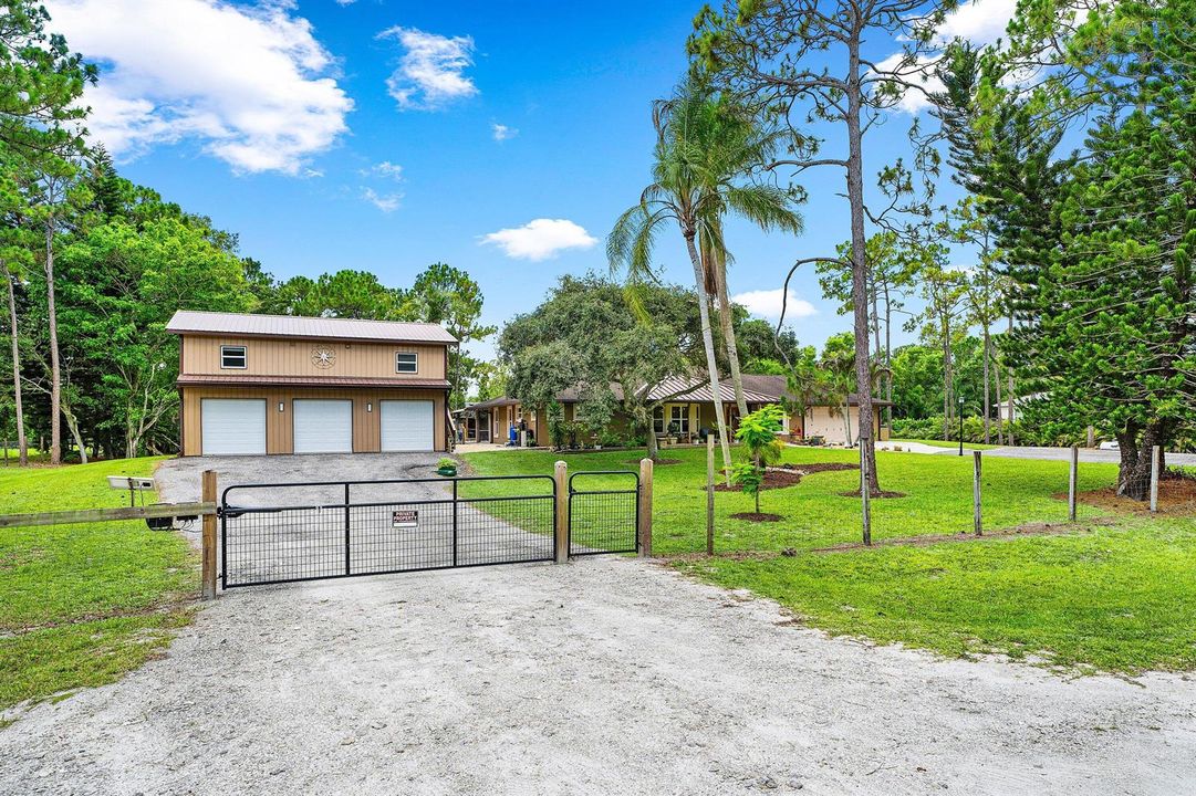 003-1473263rdCourtNorth-TheAcreage-FL-33