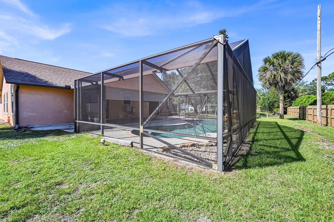 Exterior Pool