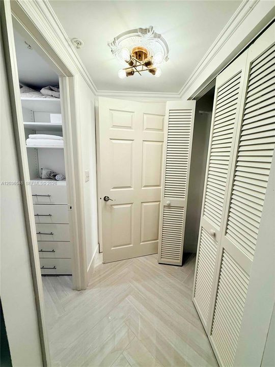 For Rent: $3,600 (1 beds, 1 baths, 610 Square Feet)