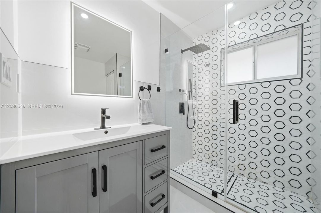 For Rent: $4,600 (4 beds, 2 baths, 1930 Square Feet)
