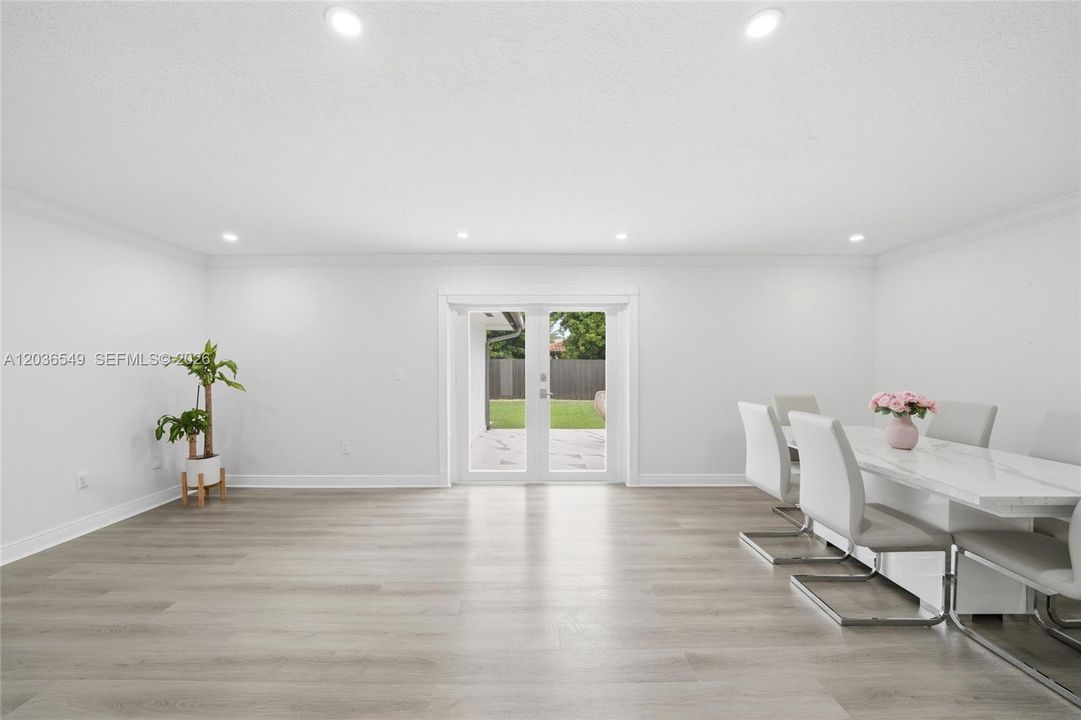 For Rent: $4,600 (4 beds, 2 baths, 1930 Square Feet)