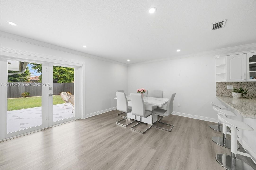 For Rent: $4,600 (4 beds, 2 baths, 1930 Square Feet)