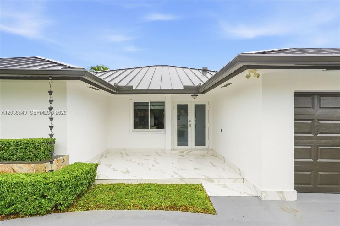 For Rent: $4,600 (4 beds, 2 baths, 1930 Square Feet)
